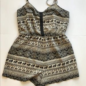 Staring at Stars Shorts - Staring at Stars / Urban Outfitters Romper size M Staring at Stars Shorts - Staring at Stars / Urban Outfitters Romper size M
